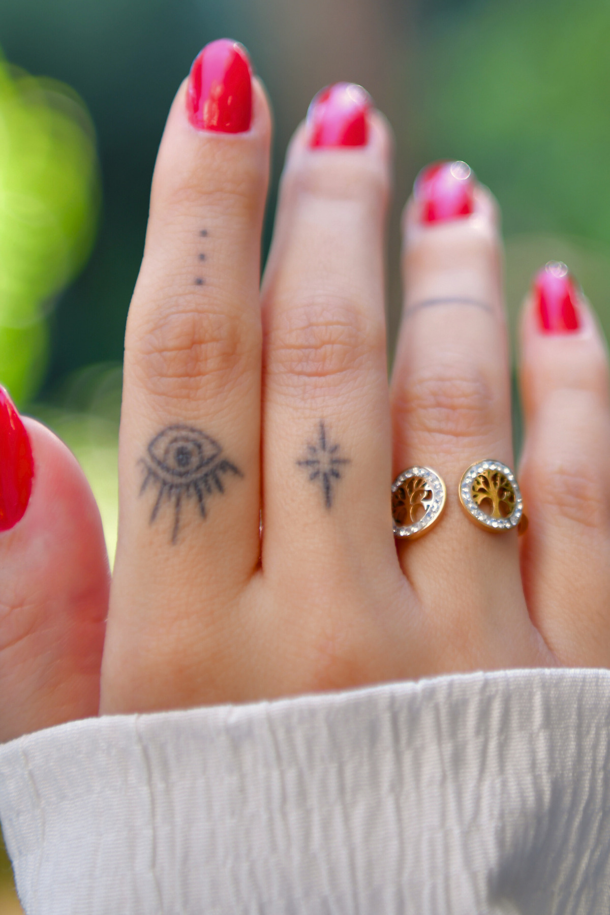 İki Tarafı Ağaç Figürlü Etrafı Taşlı Ayarlanabilir Çelik Yüzük