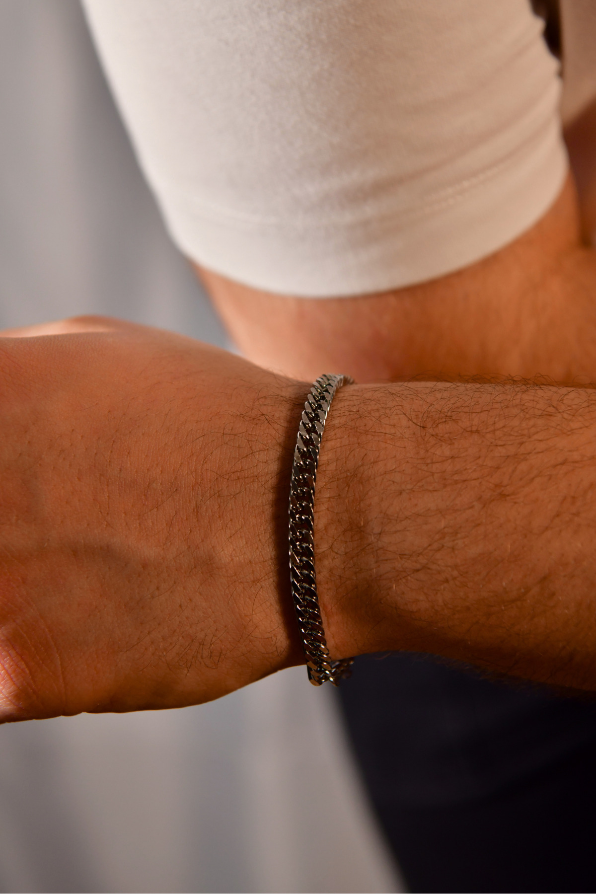 İç İçe Geçmiş Kabartma Model Erkek Çelik Bileklik 6mm