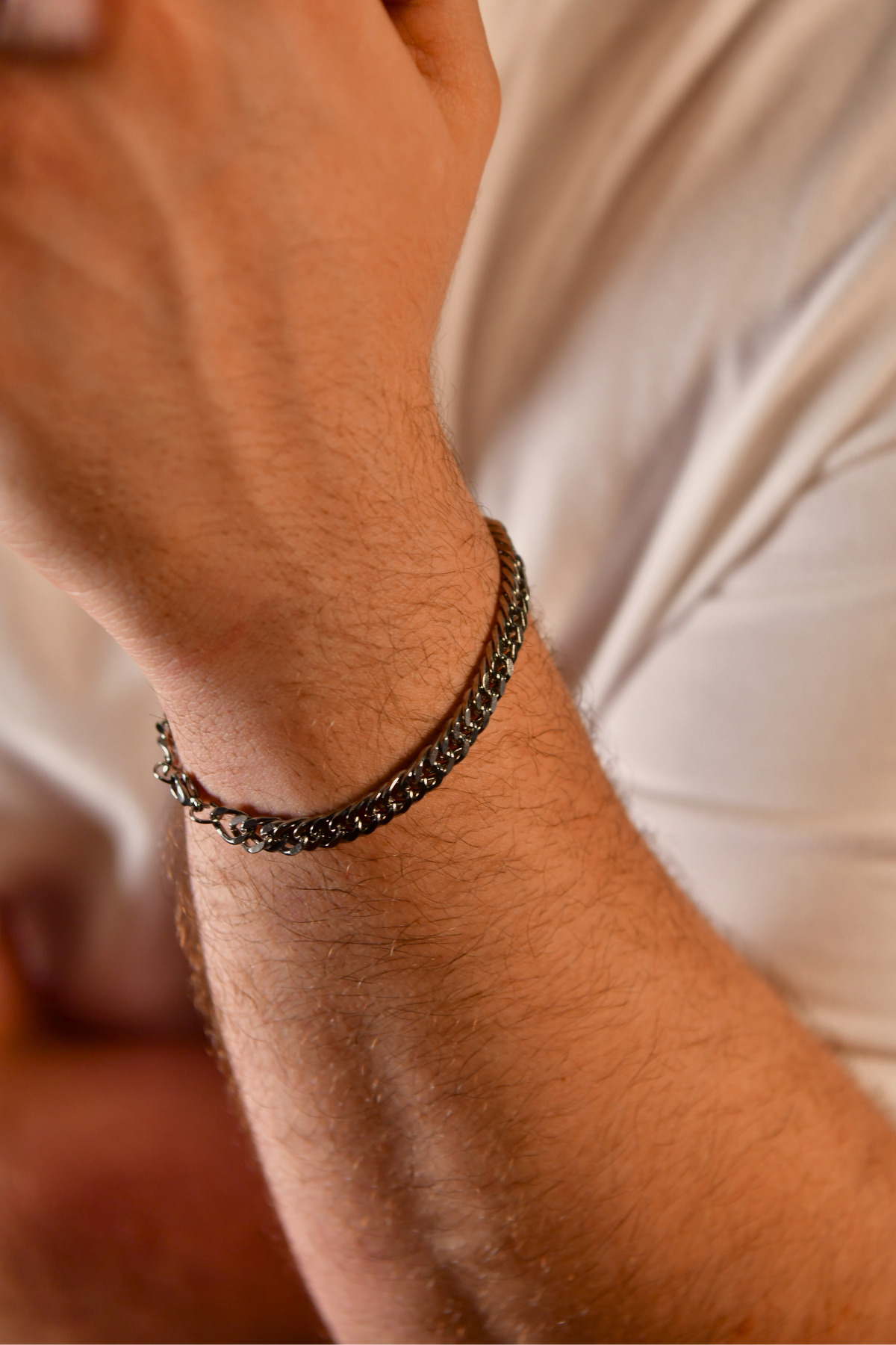 İç İçe Geçmiş Kabartma Model Erkek Çelik Bileklik 6mm