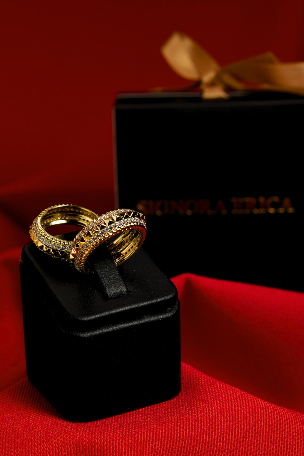 Üzeri Kabartmalı Etrafı Taşlı Ayarlanabilir Çelik Görünümlü Xp Yüzük