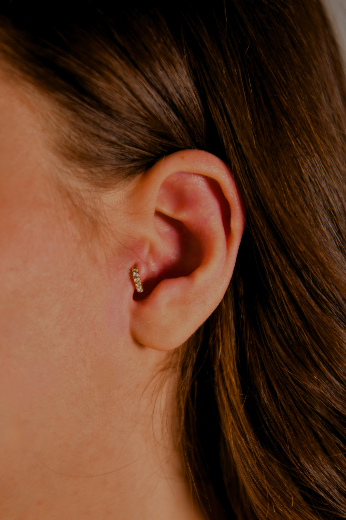 5 sıra taşlı çelik küpe