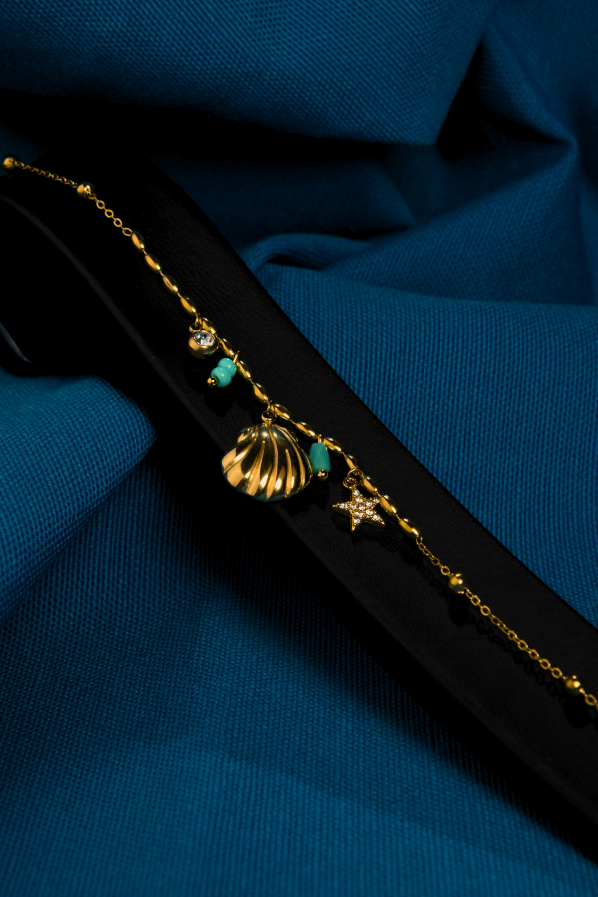 İstridye Figürlü Kadın Çelik Bileklik