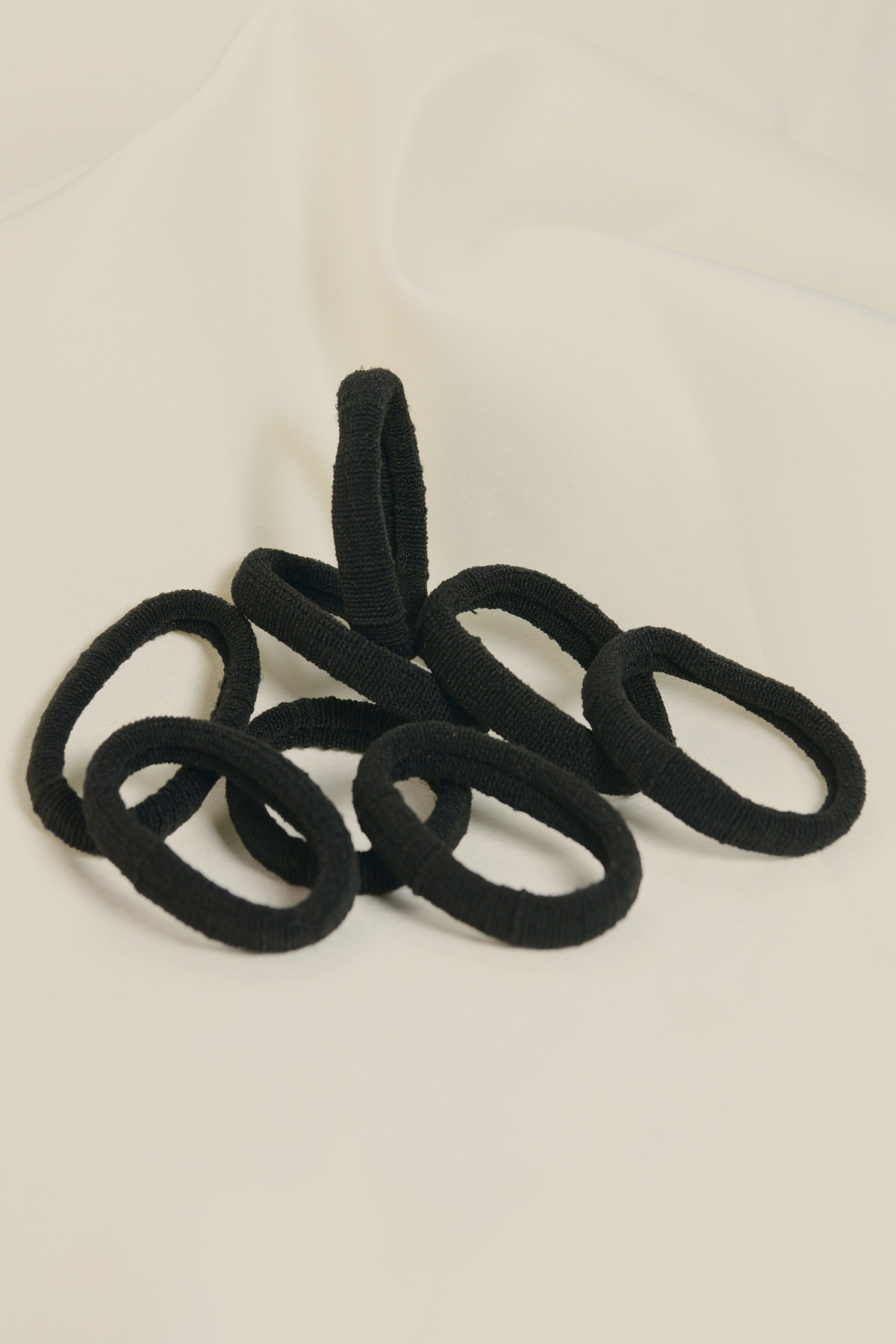 8'li Siyah Lastik Toka