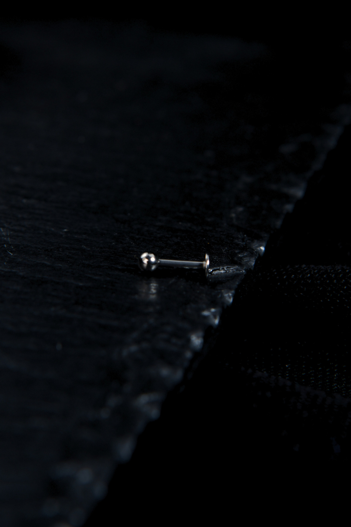 Biri Ucu Düz Bir Ucu Toplu Dudak Piercing 6mm