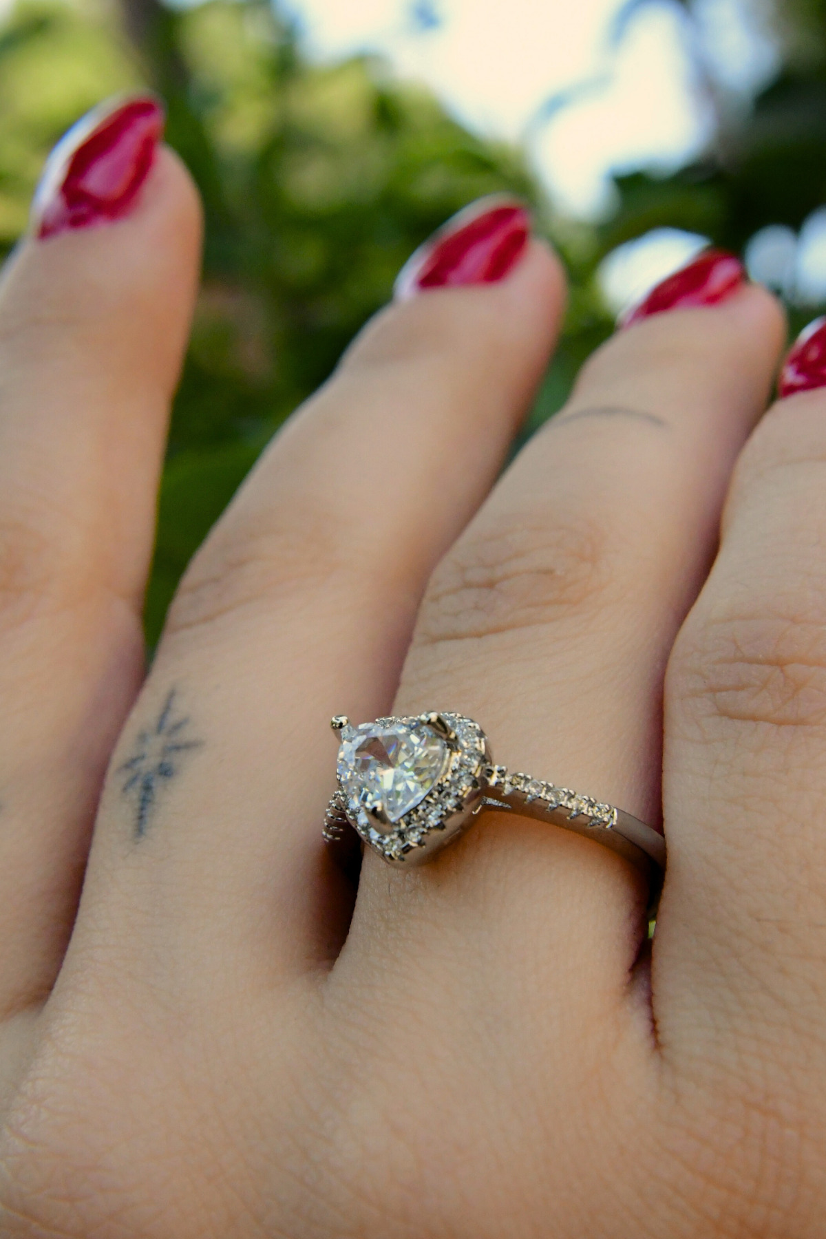 Kalp Figürlü Üzeri Zirkon Taşlı Ayarlanabilir Yüzük Çelik Görünümlü Xp