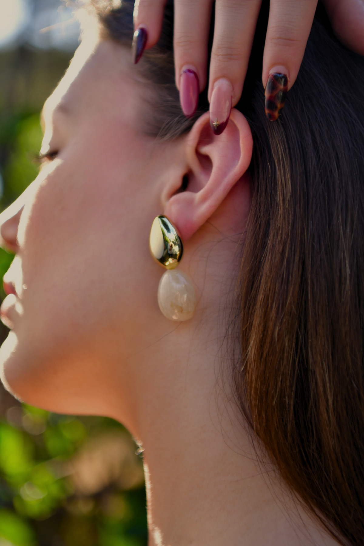 Krem Mermer Taşlı Damla Model Şişme Kadın Çelik görünümlü Xp Küpe