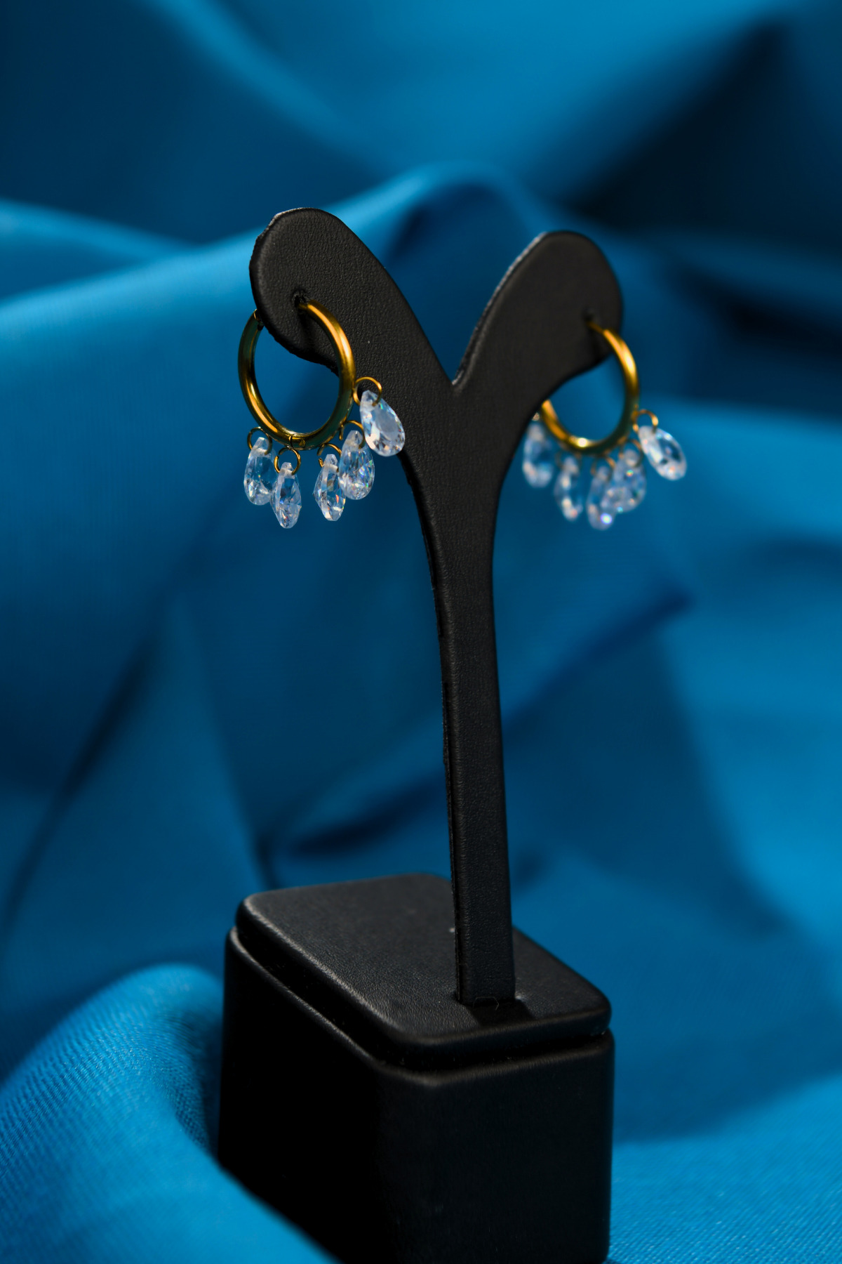 5 Taşlı Çift Halka Model Kadın Çelik Küpe