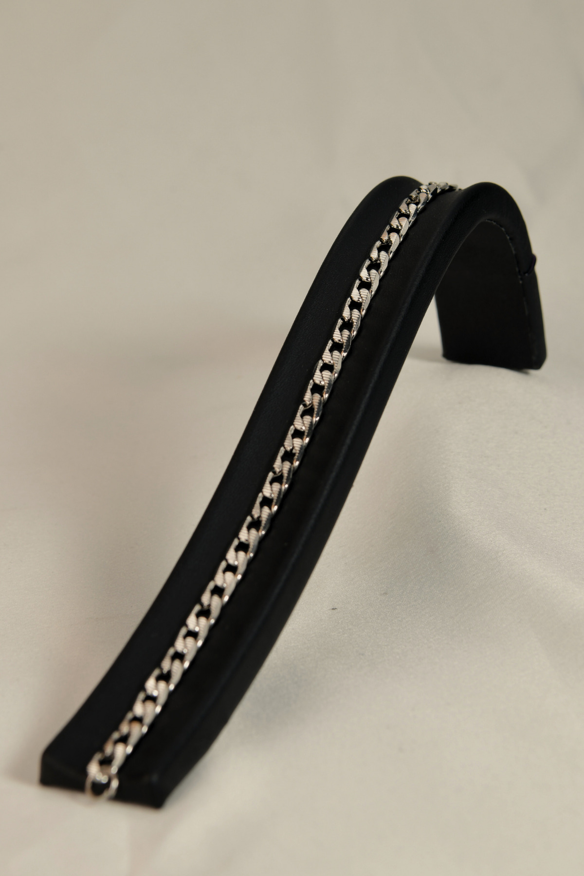 Çizgili İç İçe Geçen Halka Zincir Erkek Bileklik