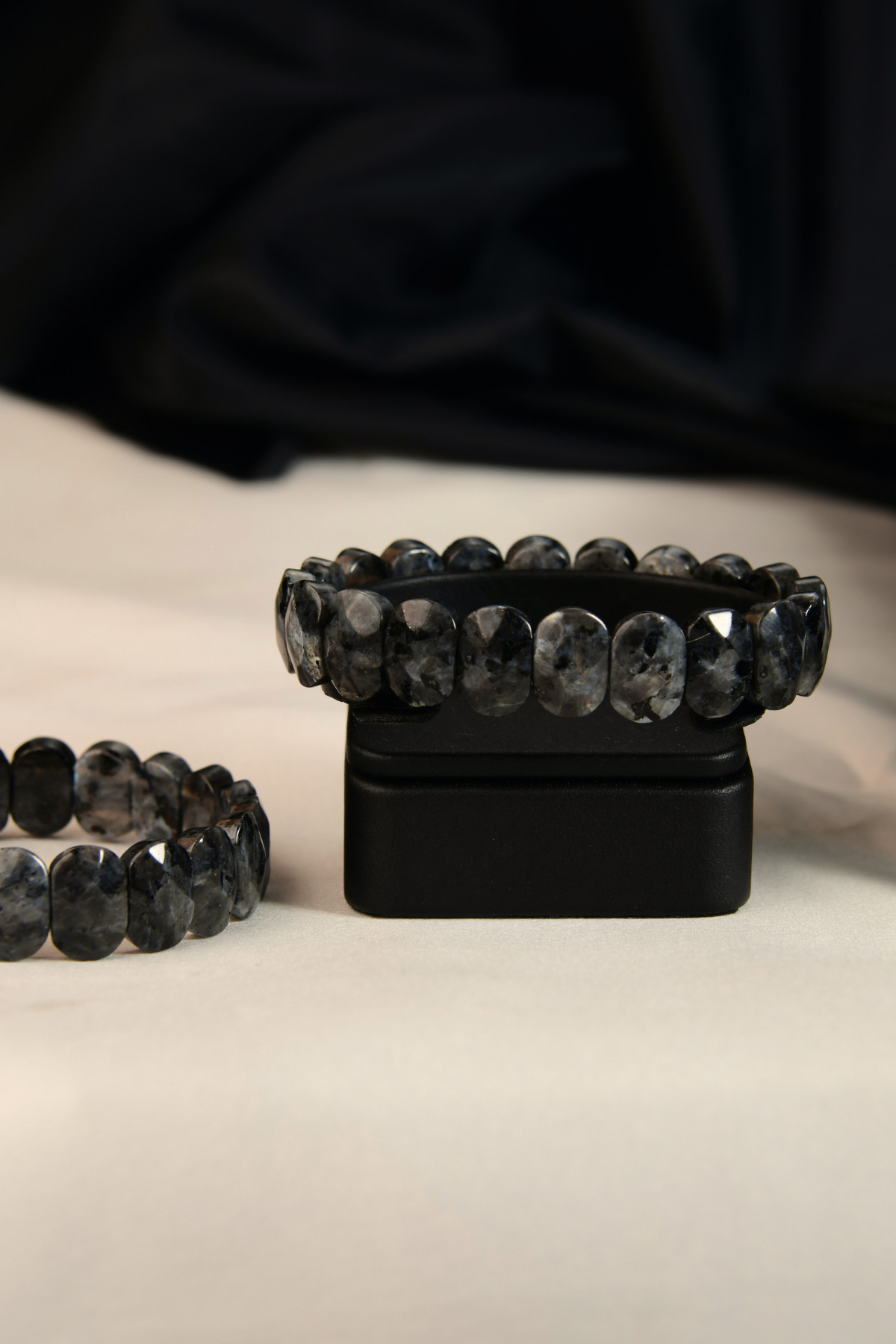 Spektrolit Özel Kesim Doğal Taş Unisex Bileklik