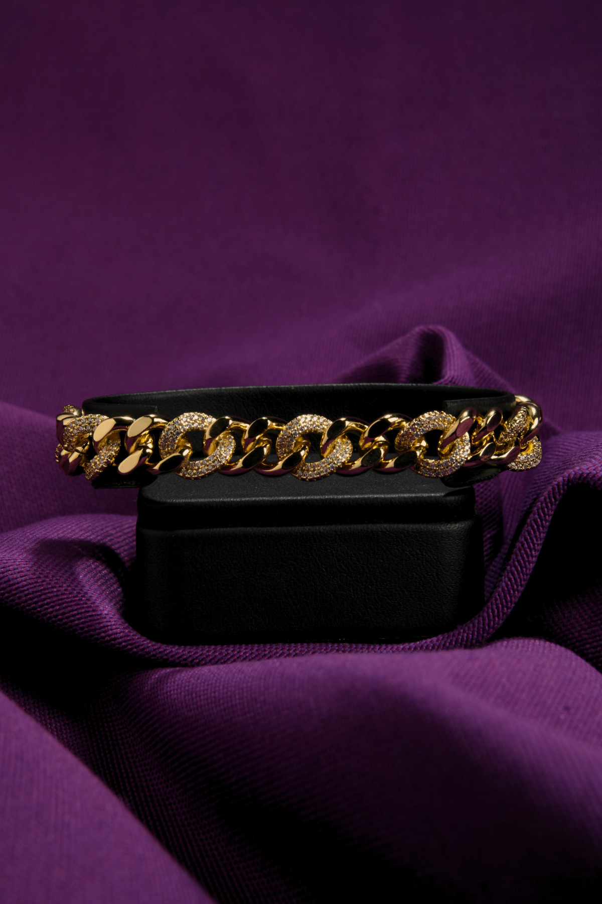 Glamour Stil Lüks Taş Detaylı Kadın Çelik Görünümlü Xp Zincir Bileklik