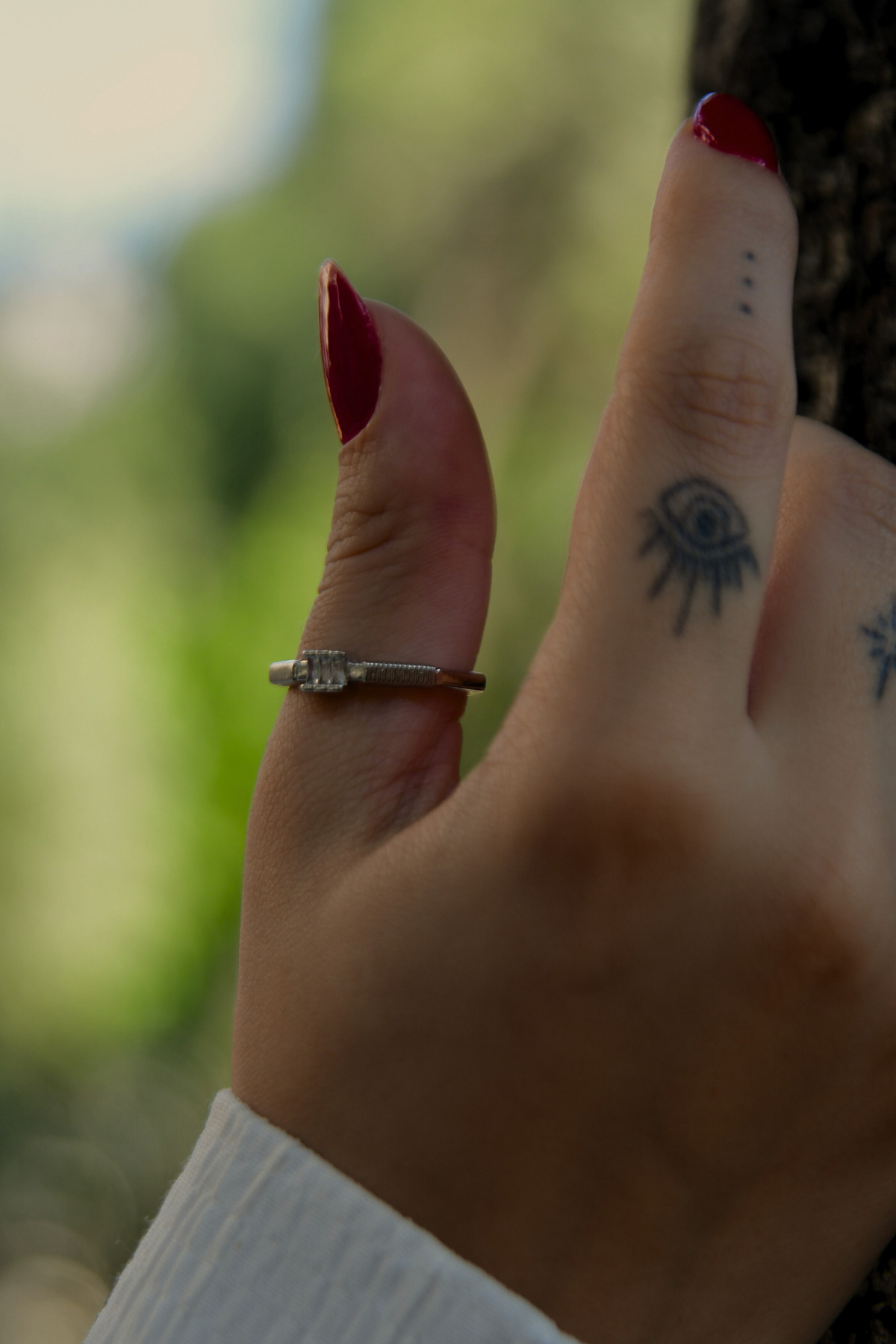 Üzeri 3 Sıra Taşlı Altıgen Yüzük Ayarlanabilir Çelik Görünümlü Xp