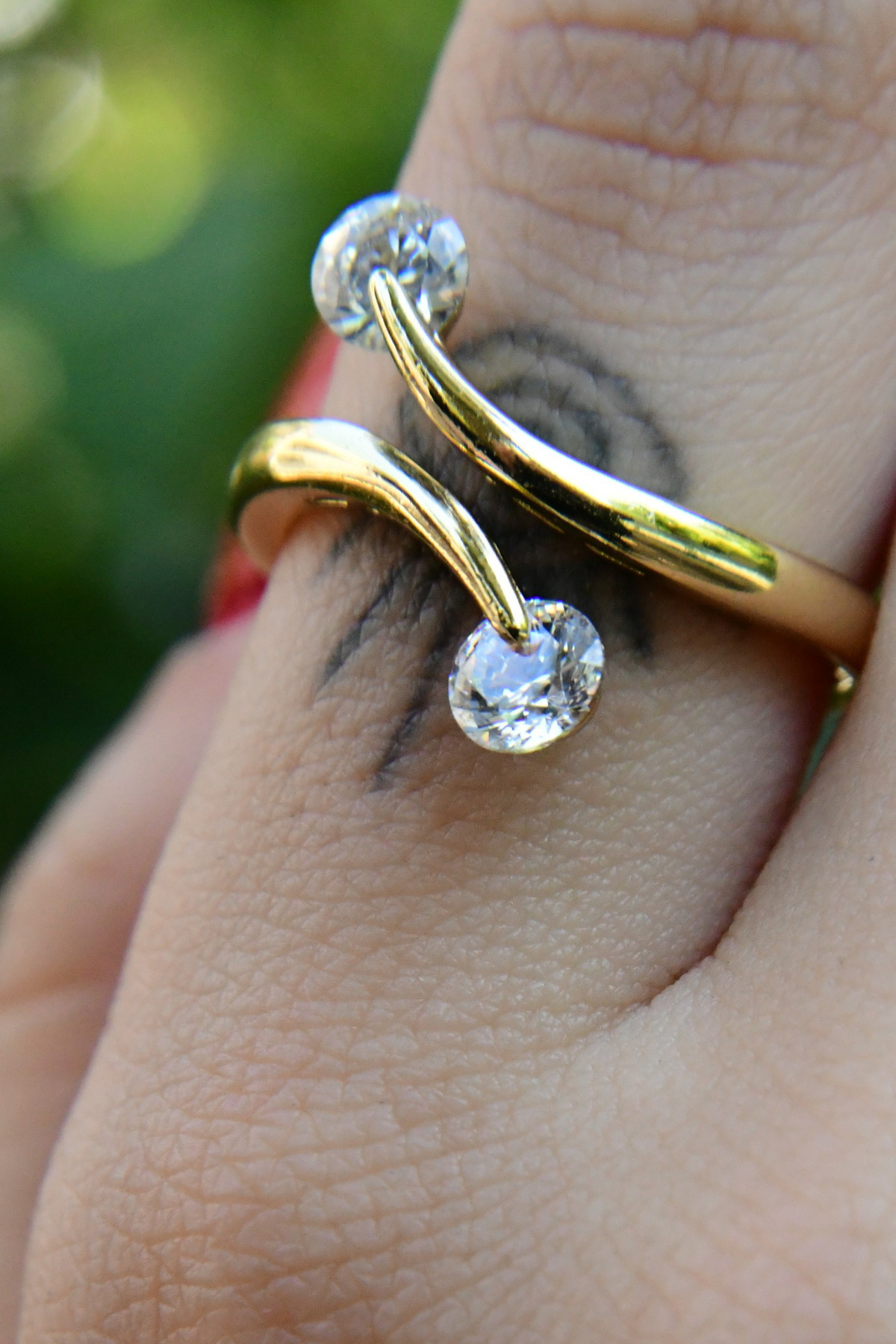 İki Ucu İri Zirkon Taşlı Simetrik Ayarlanabilir Çelik Görünümlü Xp Yüzük