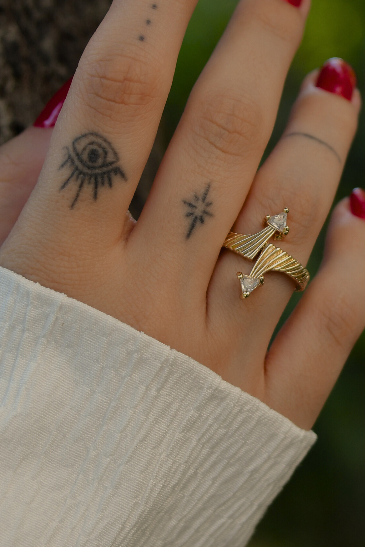 Ray Model Üzeri Çİft Üçgen Taşlı Yüzük Ayarlanabilir Çelik Görünümlü Xp