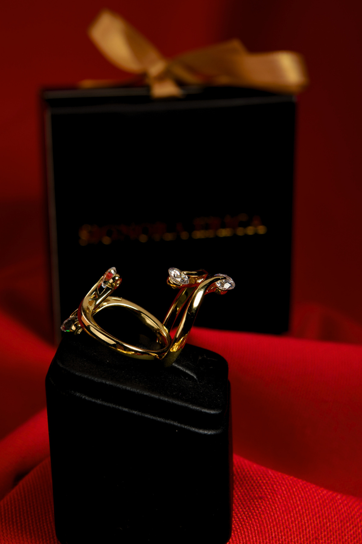 İki Ucu İri Zirkon Taşlı Simetrik Ayarlanabilir Çelik Görünümlü Xp Yüzük